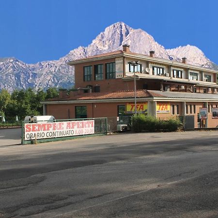 Residence La Piscina Ізола-дель-Ґран-Сассо-д'Італія Екстер'єр фото