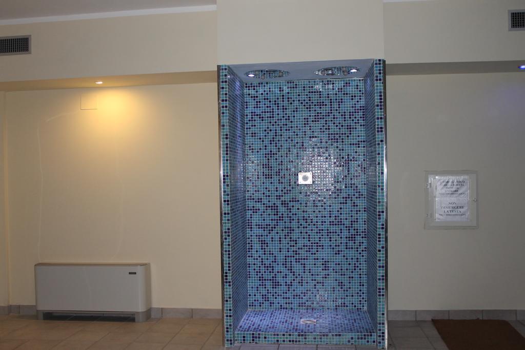 Residence La Piscina Ізола-дель-Ґран-Сассо-д'Італія Екстер'єр фото