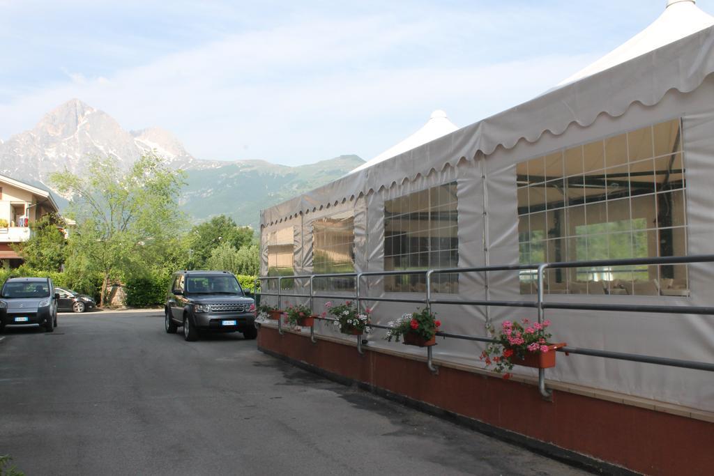 Residence La Piscina Ізола-дель-Ґран-Сассо-д'Італія Екстер'єр фото