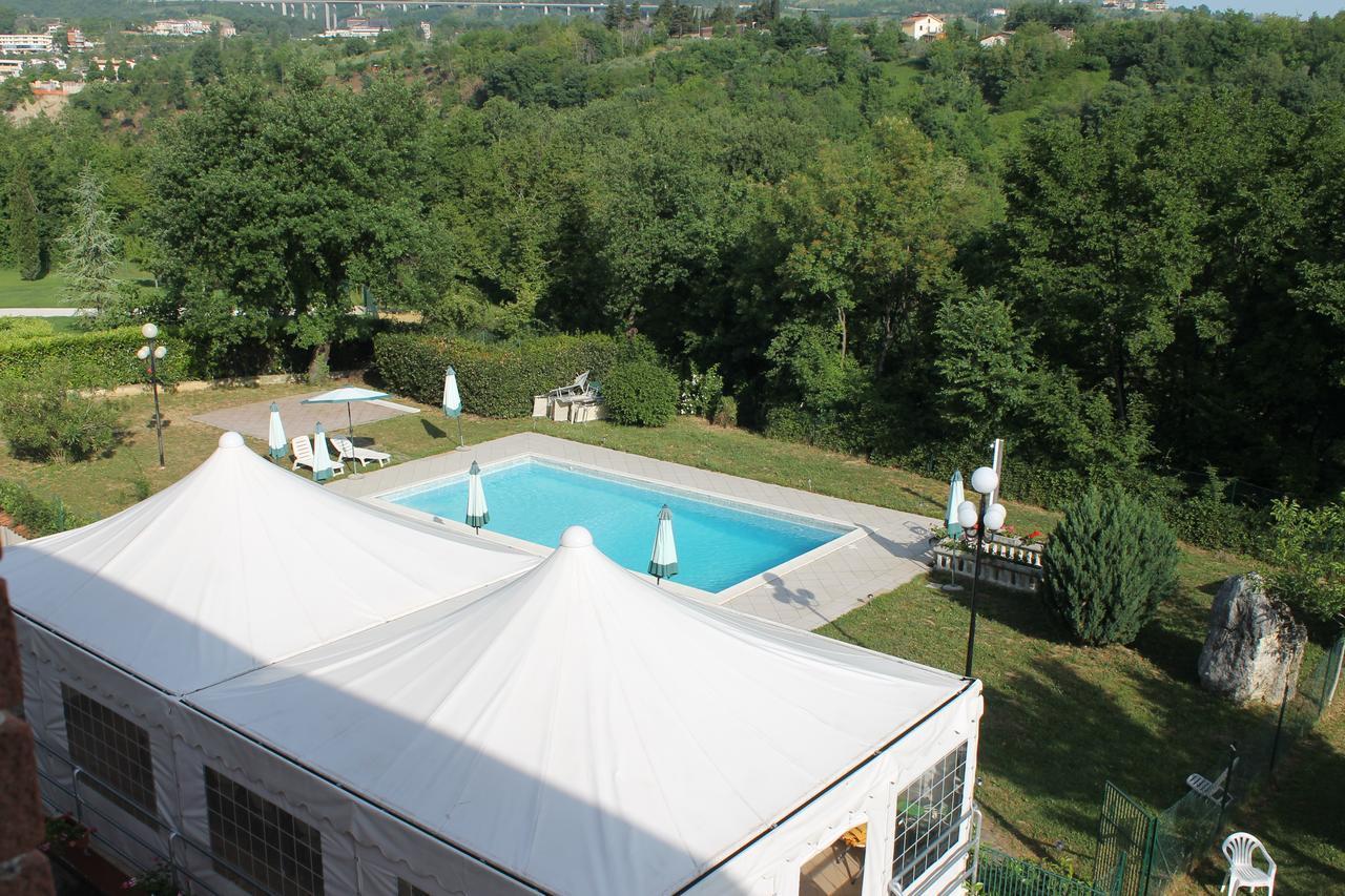 Residence La Piscina Ізола-дель-Ґран-Сассо-д'Італія Екстер'єр фото